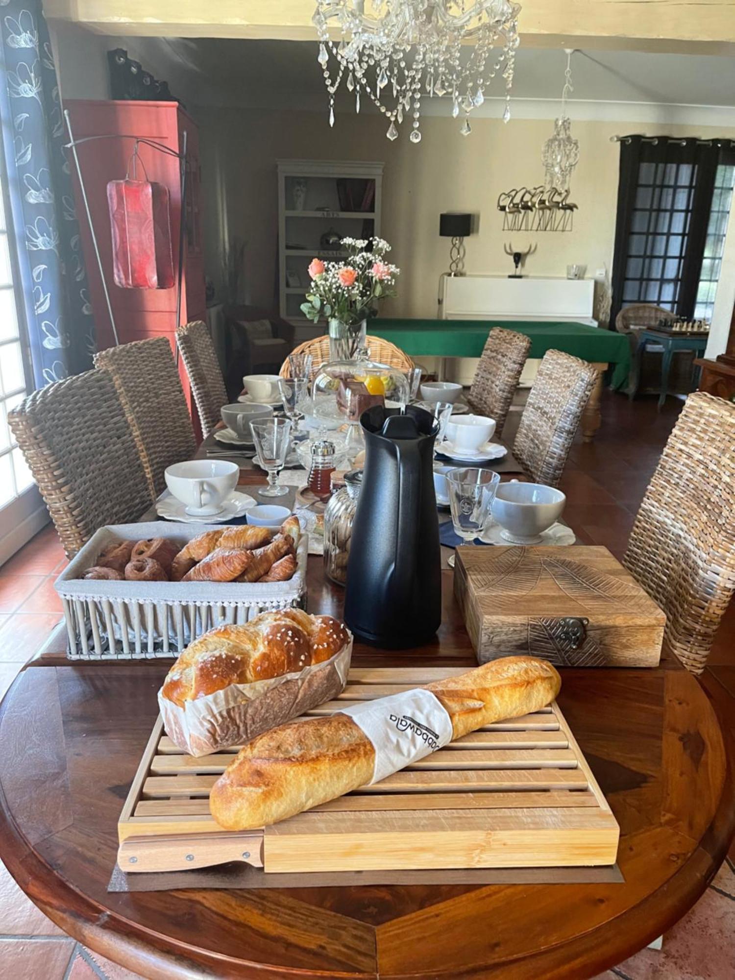 La Belle Chaumiere Bed and Breakfast Bretagne-de-Marsan Exteriör bild